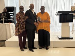 Award-winner-Lennox-Puckerin-in-the-middle