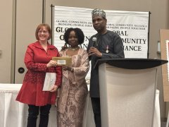 Yomi-and-Kelly-Pratt-presenting-gala-proceeds-to-Ms-Heather-Norris