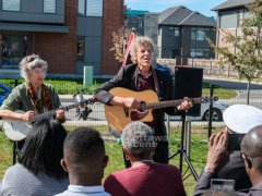 4.-Wills-White-and-his-wife-perform-a-musical-rendition-ahead-of-the-official-unveiling-of-the-No.-2-Construction-Battalion-monument-2